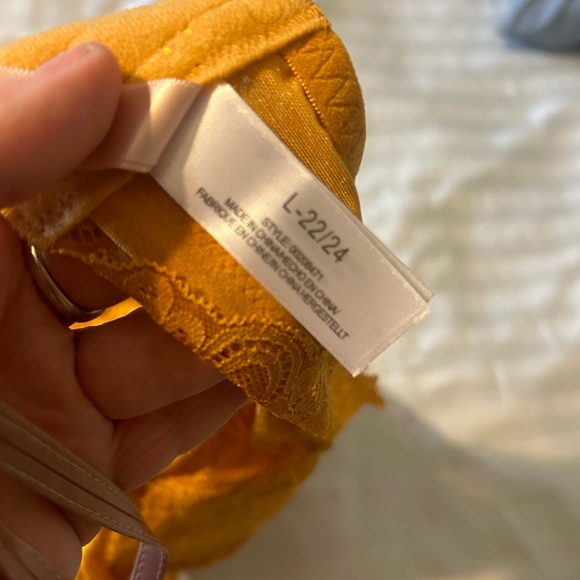 Beautiful Bra - Picture 3 of 5